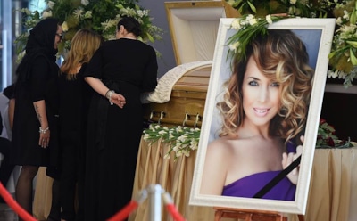 Пропавшие деньги Жанны Фриске: суд вызвал мать певицы на допрос