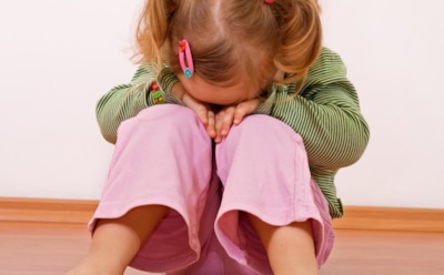 В Новосибирске мать выбросила мешавшую ей дочь в мусорный бак