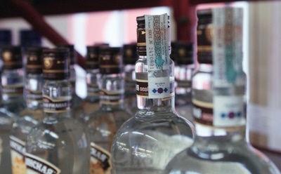 В России выросла минимальная цена на водку и коньяк