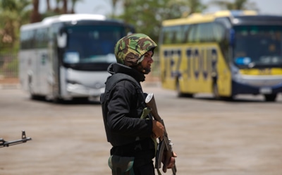 В Египте обстреляли автобус с христианами, погибло не менее 30 человек