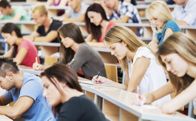 Порошенко гарантировал абитуриентам из Крыма обучение в вузах Украины