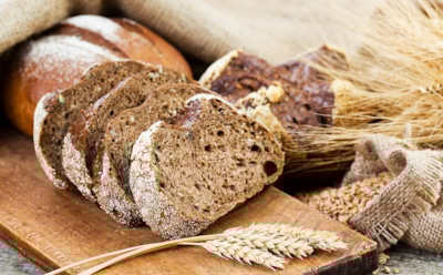 "Белый или черный": ученые выяснили, какой хлеб полезнее