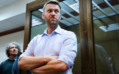 Оппозиционера Алексея Навального задержали в подъезде его дома