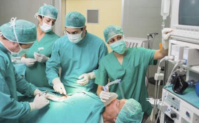 Москвич 30 раз умирал за 1,5 часа во время операции на сердце