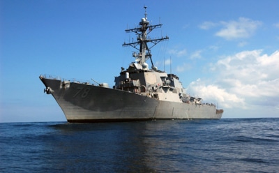 У берегов Японии эсминец ВМС США столкнулся с торговым судном