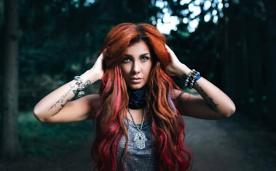 Звезда шоу "Битва экстрасенсов" Николь Кузнецова потеряла голос