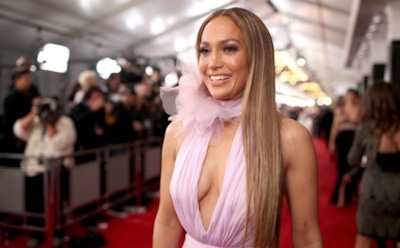 "Горячо": Дженнифер Лопес показала свой рельефный пресс