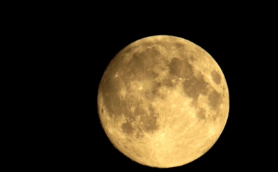 Ученые из США обнаружили воду в недрах Луны