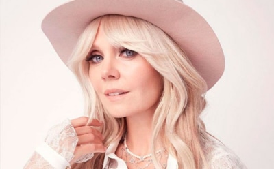 49-летняя Валерия вышла на красную дорожку в бикини