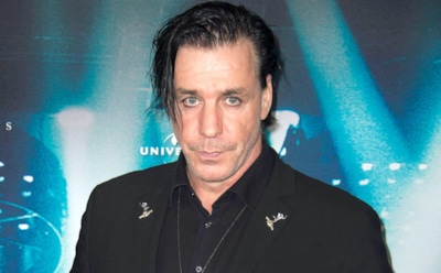 Солист Rammstein Тилль Линдеманн на видео поцеловал Лолиту Милявскую