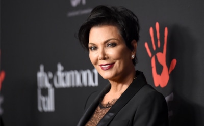 "Горячая бабушка": 61-летняя мать Ким Кардашьян в бикини покорила Сеть