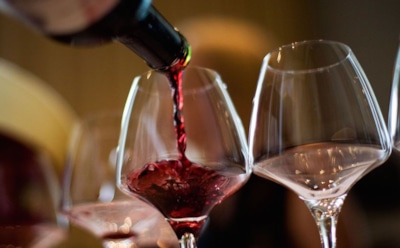 Употребление алкоголя защищает от болезни Альцгеймера - ученые