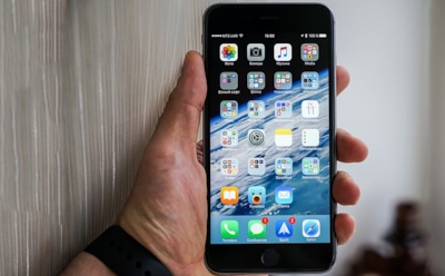 В России стоимость iPhone 6s Plus упала на 40%