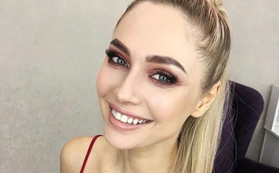 Актриса Наталья Рудова опубликовала пикантное фото в купальнике