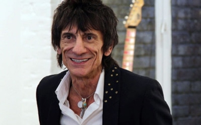 Гитарист The Rolling Stones Ронни Вуд рассказал о раке легких