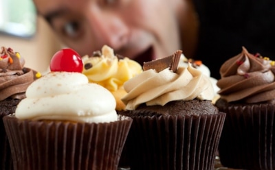 Учёные: мужчины-сладкоежки подвержены депрессии