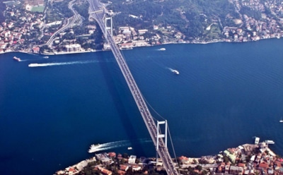 В Турции по запросу военных экстренно перекрыли пролив Босфор