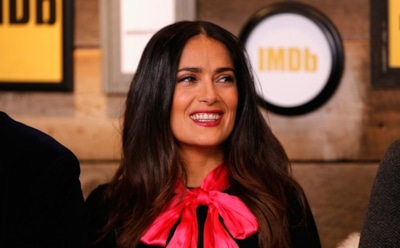 50-летняя Сальма Хайек продемонстрировала идеальную фигуру в купальнике