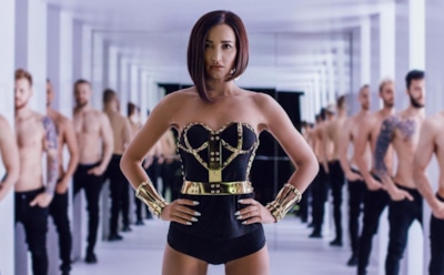 Ольга Бузова опубликовала снимок топлес на Сейшелах