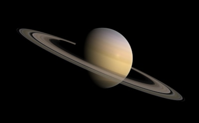 В NASA показали уникальные фото колец Сатурна