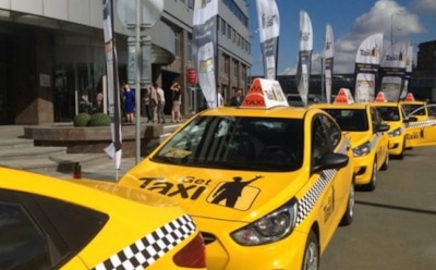 СМИ: в Хабаровске таксист заставил не заплативших девушек умыться зеленкой