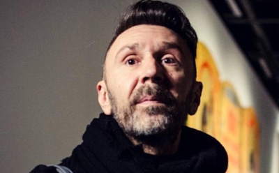 Шнуров спел «Экспонат» для больного попугая в Калининграде