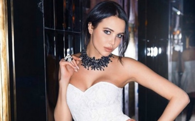 21-летняя Анастасия Решетова показала фигуру в мини-бикини