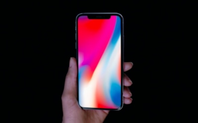В Сети продают маски для защиты от распознавания лица в iPhone X