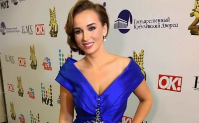 Анфиса Чехова поразила фотографией в красном купальнике на отдыхе