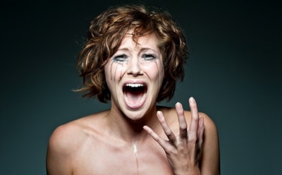 Ученые: истерика и плач полезны для женского организма