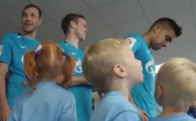 Дзюба разыграл девочку перед матчем с «Уфой»