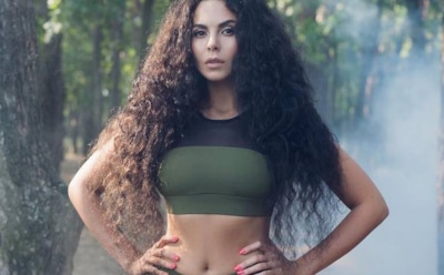 Настя Каменских опубликовала соблазнительные фото в бикини