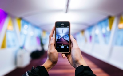 Ученый: смартфоны изменят форму человеческой руки