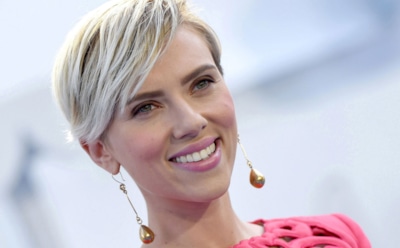 Скарлетт Йоханссон впервые вышла в свет с новым возлюбленным