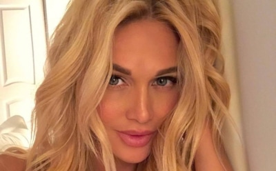 После переноса свадьбы Лопыреву застали с другим мужчиной