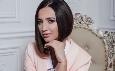 Фанаты критикуют Ольгу Бузову за наряд со стразами