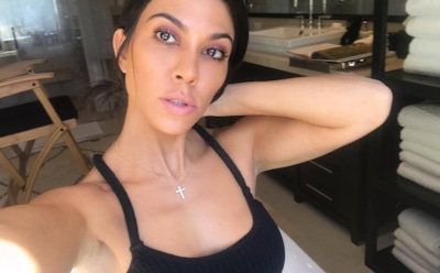 Кортни и Ким Кардашьян показали соблазнительные формы на пляже