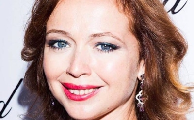 41-летняя Елена Захарова вышла в свет с округлившимся животом