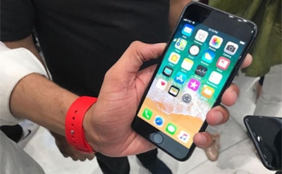 Apple отгрузила рекордно мало iPhone X