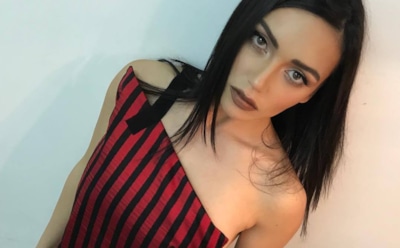 Солистка Serebro Серябкина показала внушительный бюст в декольте