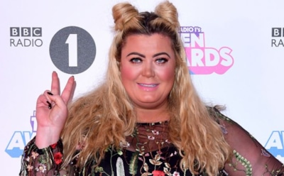 Во время шоу британская певица провалилась под сцену