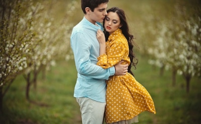 Ученые: брак и близкие друзья спасут от слабоумия