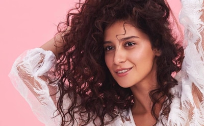 37-летняя Равшана Куркова вышла в свет в этническом мини-платье