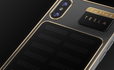 В России создали самозаряжающийся iPhone X Tesla