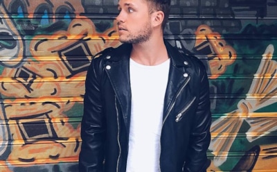 Влад Соколовский поделился трогательным фото с новорожденной дочерью