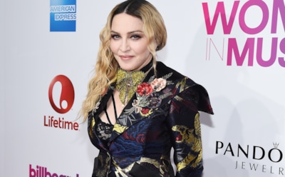 Миллионер Мадонна предпочитает летать по Европе эконом-классом