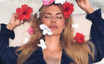 Виктория Боня выложила фото в откровенном сетчатом купальнике