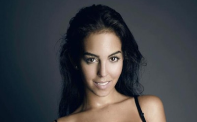 Возлюбленная Криштиану Роналду показала фото новорожденной дочери