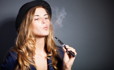 Ученые: электронные сигареты вызывают дефекты ротовой полости и лица