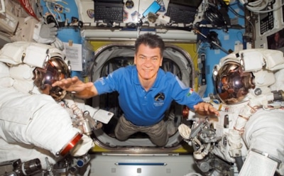 Астронавт заснял из космоса падение метеорита в океан